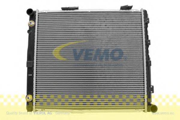 VEMO V30601307 Радиатор, охлаждение двигателя